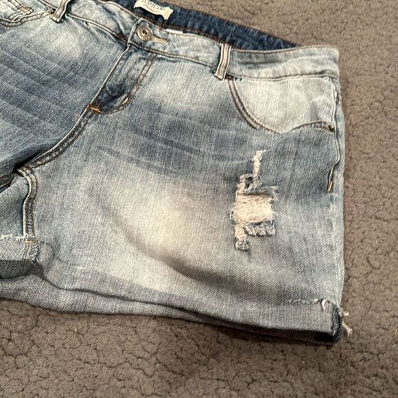 ZCO Jean Shorts Size 22 Plus Size Distressed - Picture 2 of 5